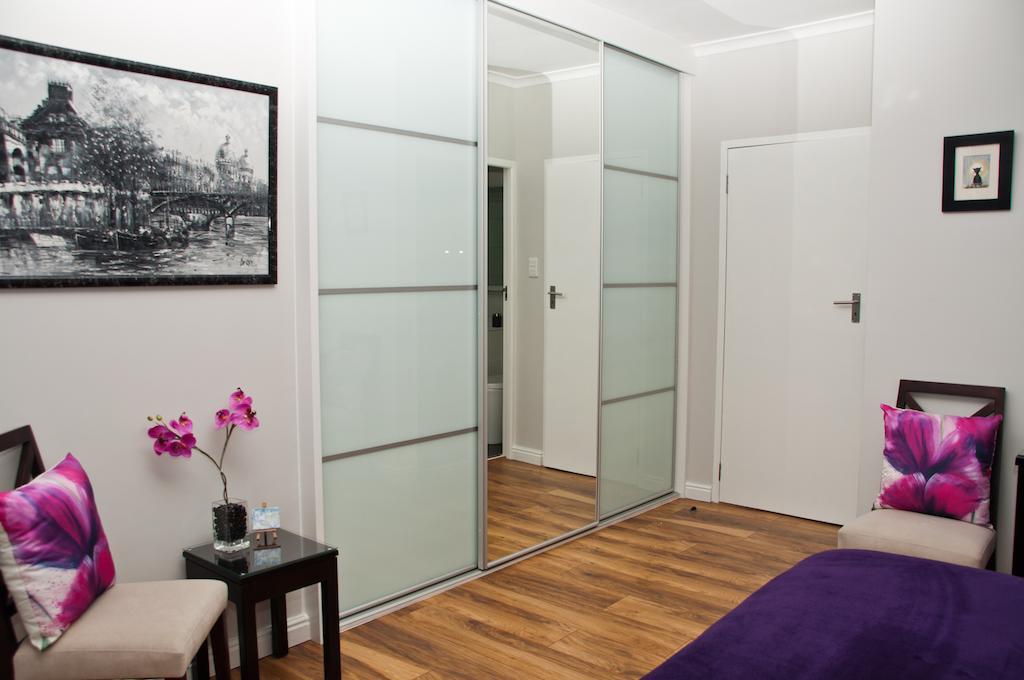 Somersby Guest House Хаут Бей Стая снимка