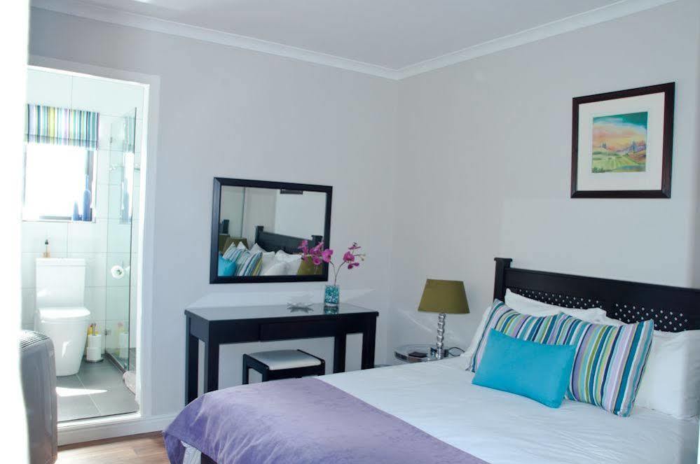 Somersby Guest House Хаут Бей Екстериор снимка