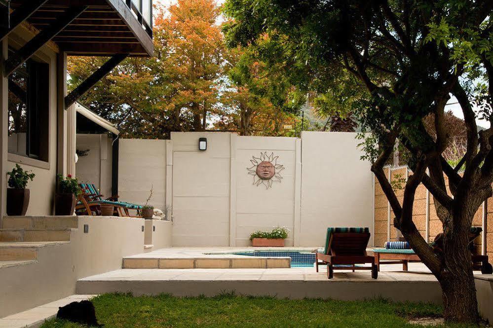 Somersby Guest House Хаут Бей Екстериор снимка