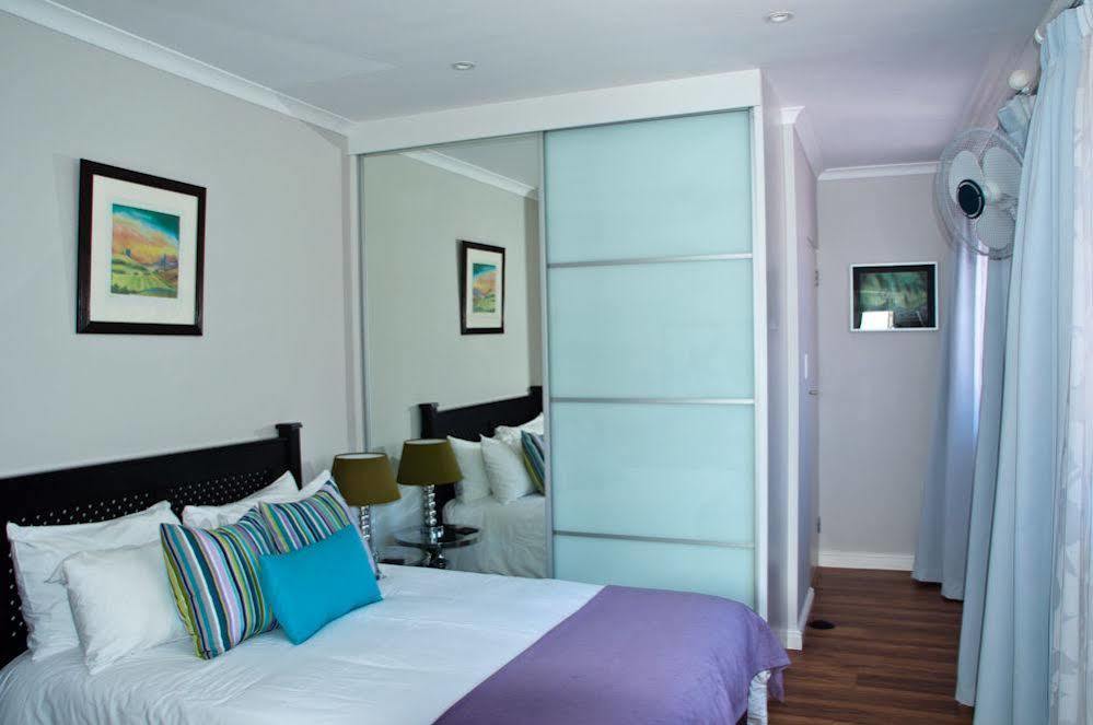 Somersby Guest House Хаут Бей Екстериор снимка